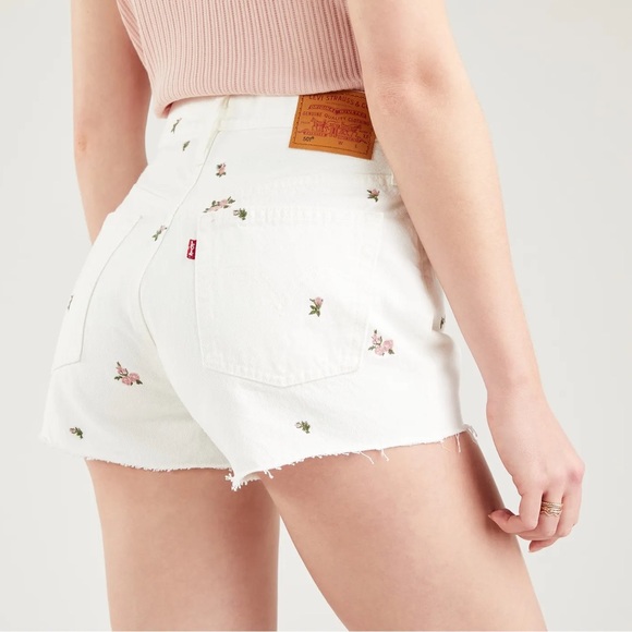 Levi’s Premium 501 Garden Variety Cream Floral High Rise Denim Jeans Shorts 28 - Picture 2 of 15